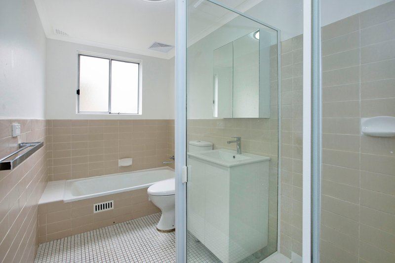 Photo - 4/12 Margaret Street, Ashfield NSW 2131 - Image 4