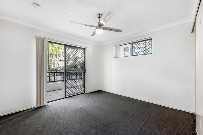 Photo - 4/12 Monaco Street, Surfers Paradise QLD 4217 - Image 5