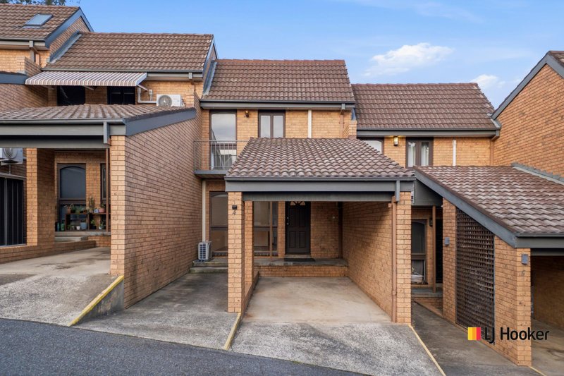 Photo - 4/12 Nimmitabel Street, Queanbeyan West NSW 2620 - Image 1