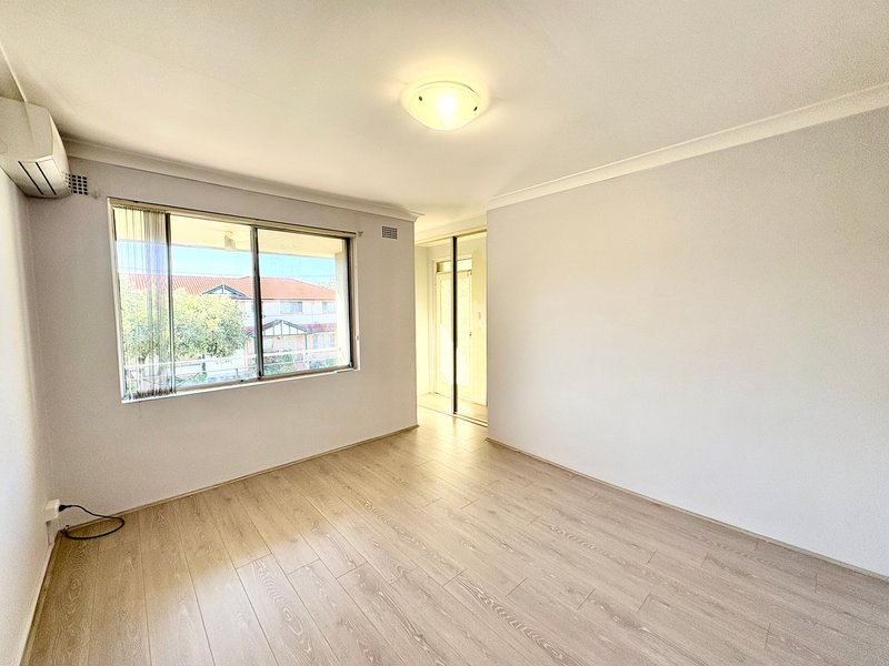 Photo - 4/12 Oswald Street, Campsie NSW 2194 - Image 3