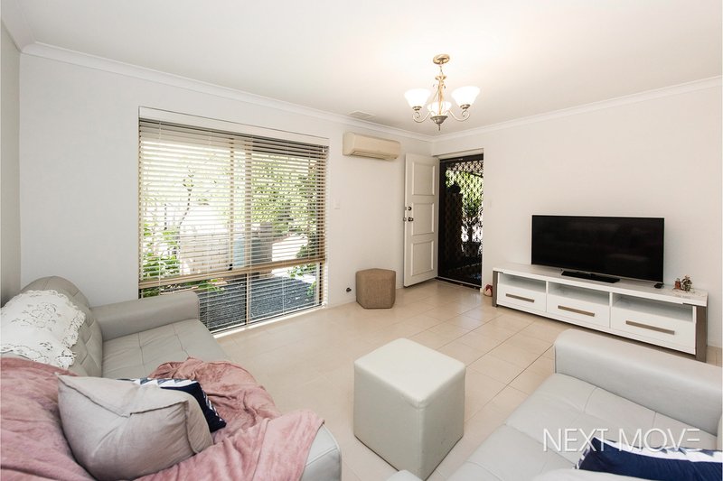 Photo - 4/12 Philmore Crescent, Kardinya WA 6163 - Image 8