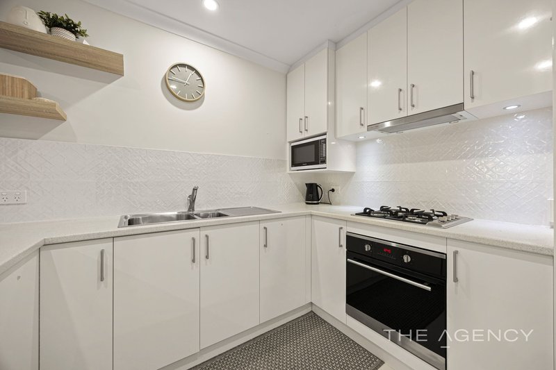 Photo - 4/12 Philmore Crescent, Kardinya WA 6163 - Image 7