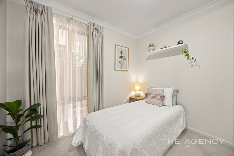 Photo - 4/12 Philmore Crescent, Kardinya WA 6163 - Image 16