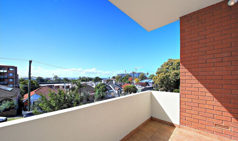 Photo - 4/12 Queen Street, Arncliffe NSW 2205 - Image 3