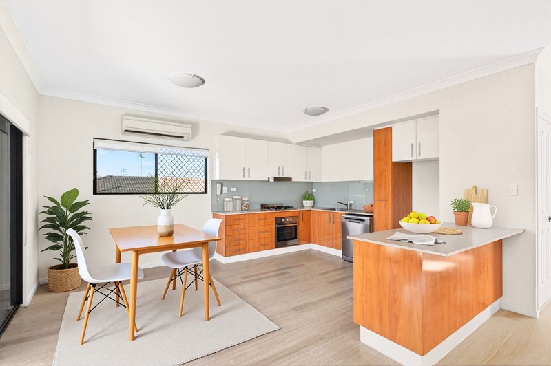 Photo - 4/12 Seeney Street, Zillmere QLD 4034 - Image 3