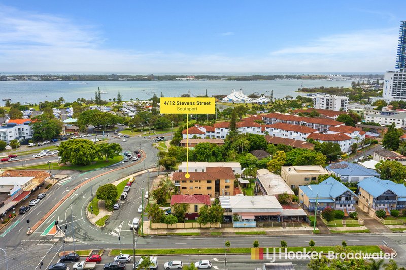 Photo - 4/12 Stevens Street, Southport QLD 4215 - Image 13