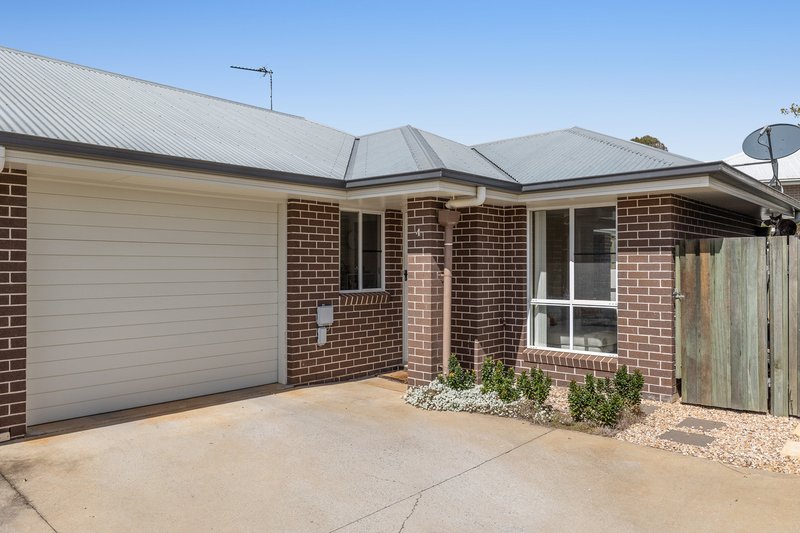 Photo - 4/12 Sunning Street, Kearneys Spring QLD 4350 - Image 1