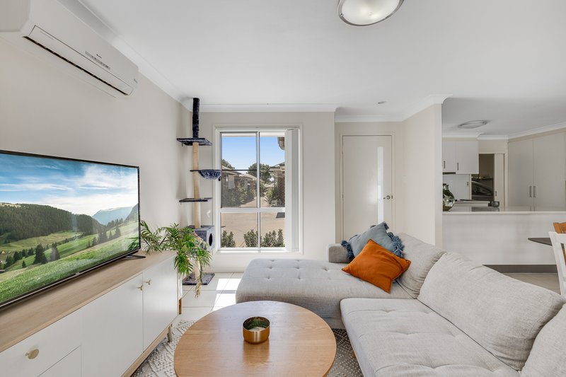 Photo - 4/12 Sunning Street, Kearneys Spring QLD 4350 - Image 3
