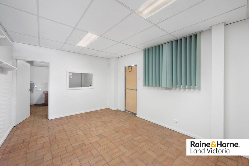 Photo - 412 Thompson Road, North Geelong VIC 3215 - Image 11