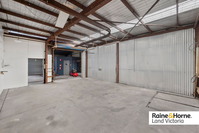 Photo - 412 Thompson Road, North Geelong VIC 3215 - Image 12