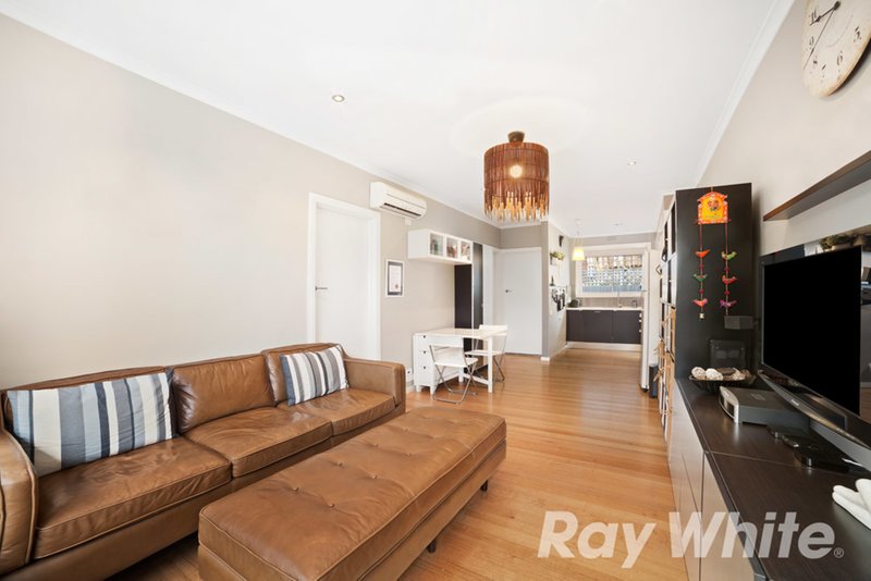 Photo - 4/12 Victoria Avenue, Mitcham VIC 3132 - Image 4