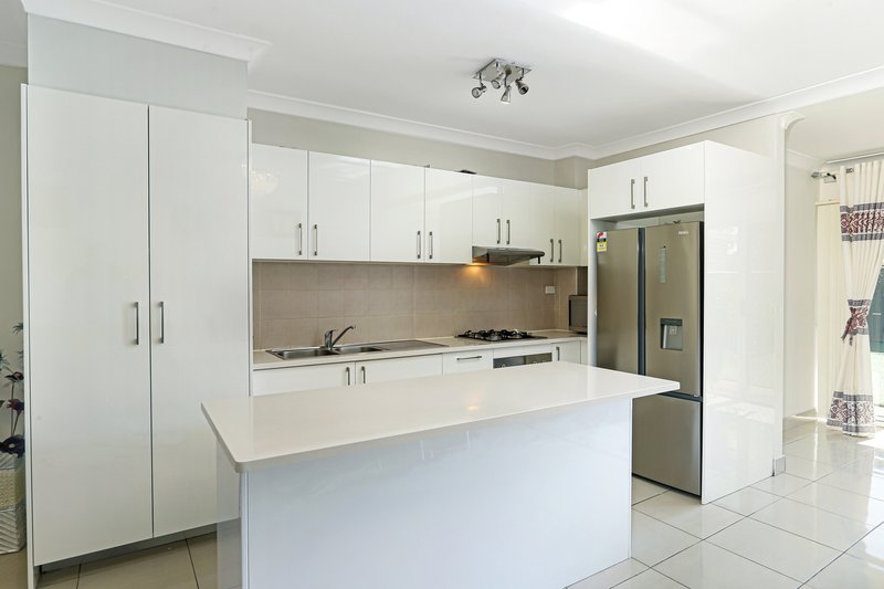 Photo - 4/120 Oxford Street, Smithfield NSW 2164 - Image 2