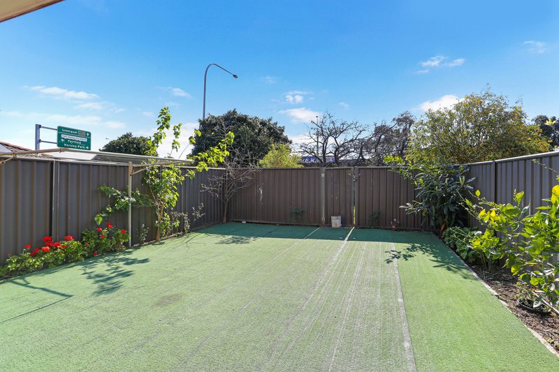 Photo - 4/120 Oxford Street, Smithfield NSW 2164 - Image 8