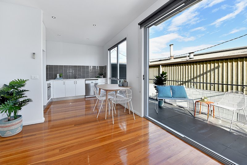 Photo - 4/121 Donald Street, Brunswick VIC 3056 - Image 2