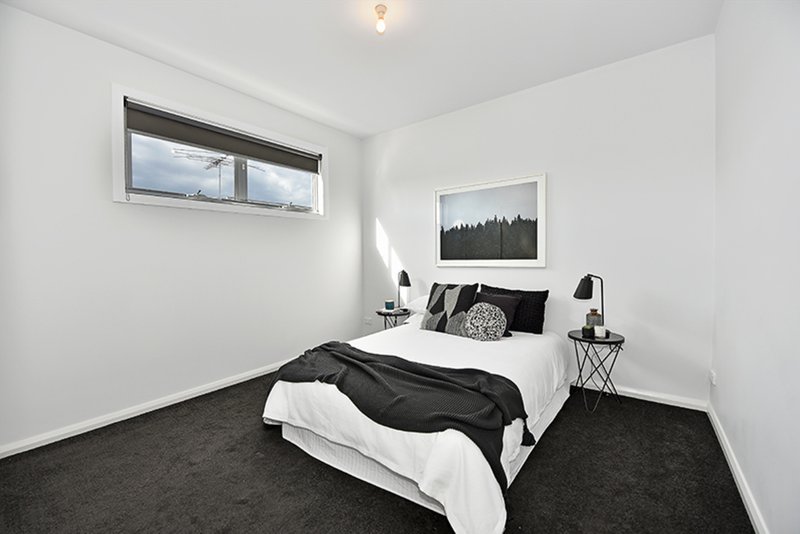 Photo - 4/121 Donald Street, Brunswick VIC 3056 - Image 7