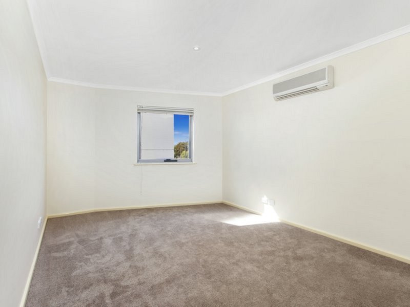 Photo - 412/107 Canberra Avenue, Griffith ACT 2603 - Image 5