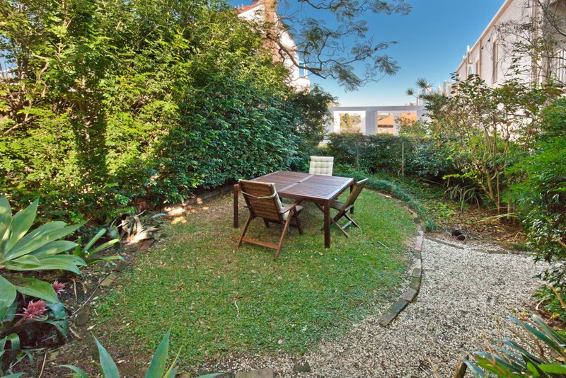 Photo - 4/122 Kirribilli Avenue, Kirribilli NSW 2061 - Image 4