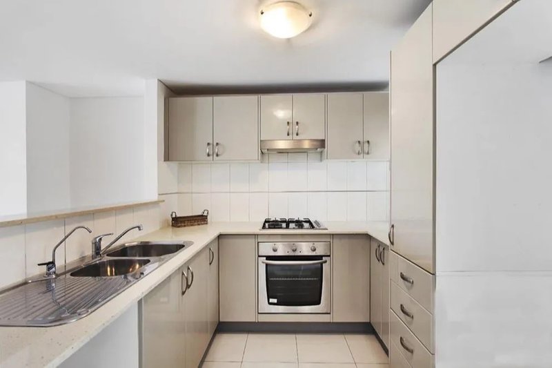 Photo - 412/31 Hassall Street, Parramatta NSW 2150 - Image 4
