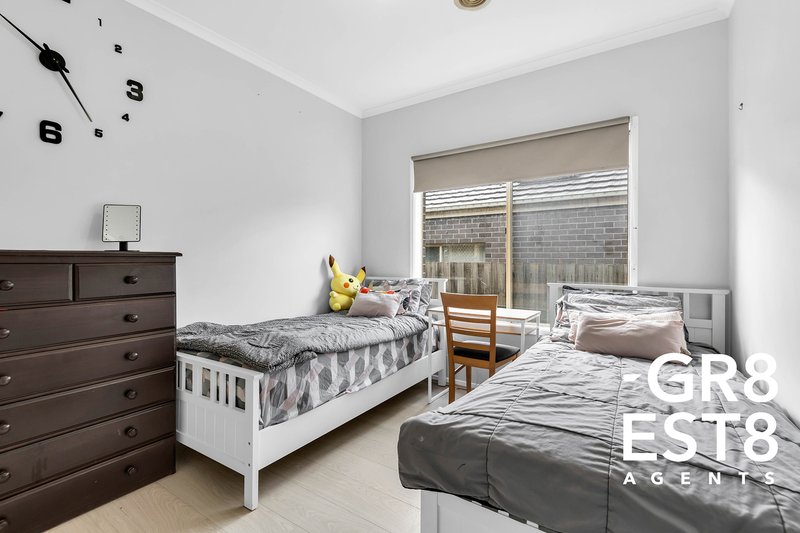 Photo - 4/124 Ahern Road, Pakenham VIC 3810 - Image 6