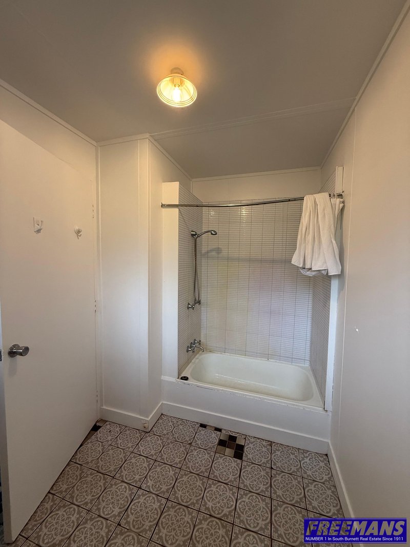 Photo - 4/127 Home Street, Nanango QLD 4615 - Image 5
