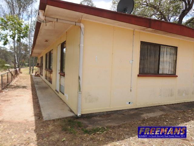 Photo - 4/127 Home Street, Nanango QLD 4615 - Image 3