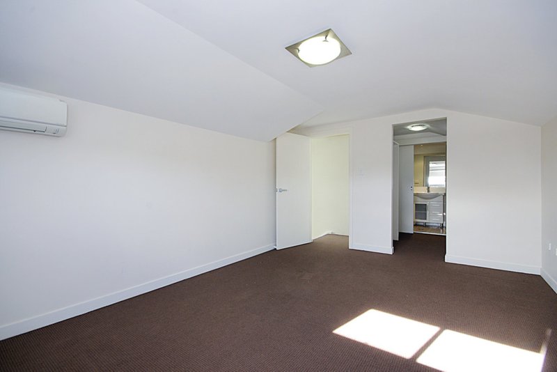 Photo - 4/127 Old Kent Road, Greenacre NSW 2190 - Image 4