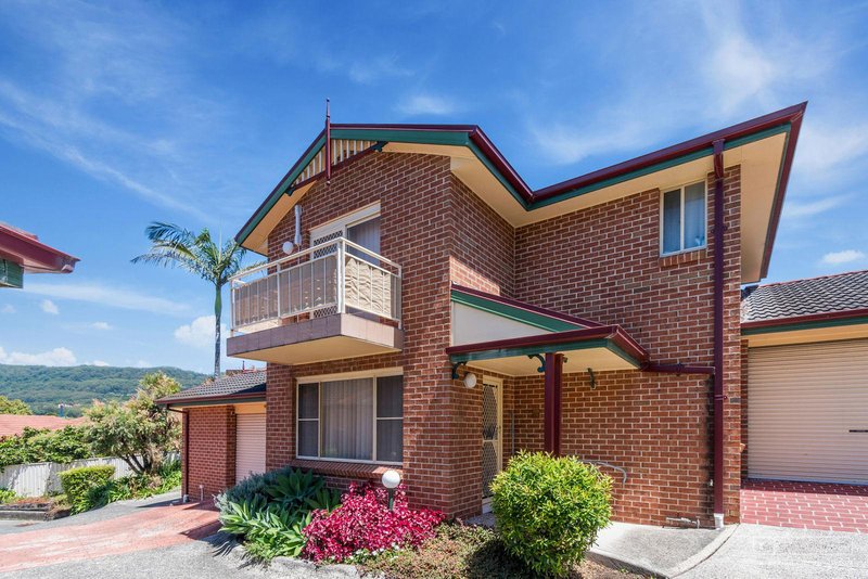 Photo - 4/13-15 Russell Street, Woonona NSW 2517 - Image 2