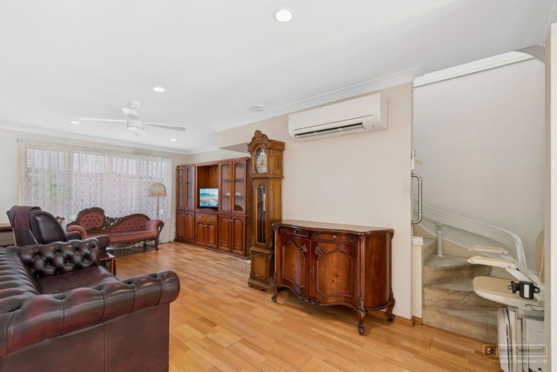 Photo - 4/13-15 Russell Street, Woonona NSW 2517 - Image 3
