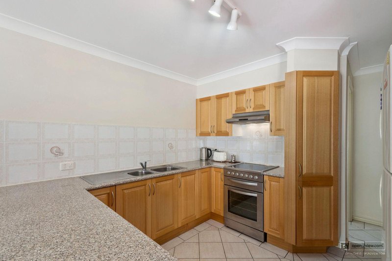 Photo - 4/13-15 Russell Street, Woonona NSW 2517 - Image 5
