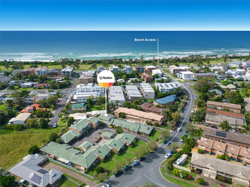 Photo - 4/13-17 Beach Street, Kingscliff NSW 2487 - Image 2