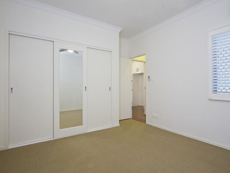 Photo - 4/13 Abbott Street, Camp Hill QLD 4152 - Image 4