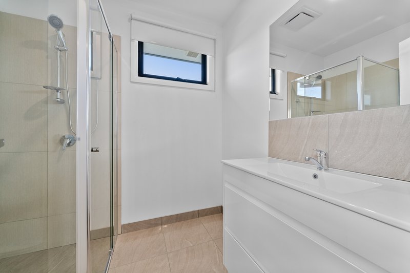Photo - 4/13 Athol Court, Langwarrin VIC 3910 - Image 5