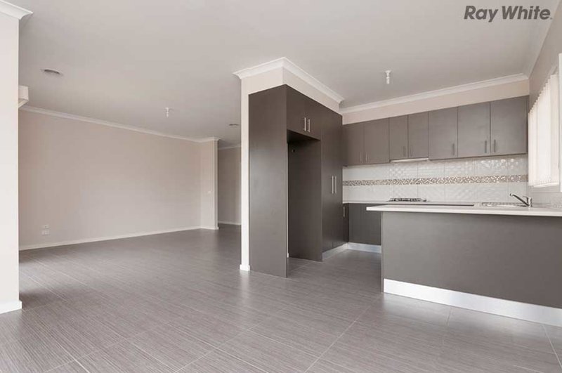 Photo - 4/13 Bronton Close, Kurunjang VIC 3337 - Image 3