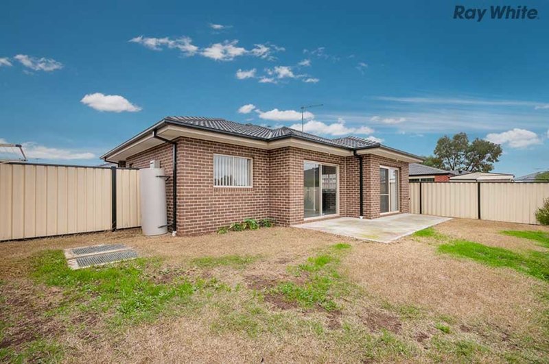 Photo - 4/13 Bronton Close, Kurunjang VIC 3337 - Image 10