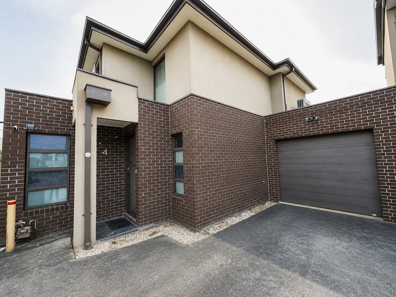 Photo - 4/13 Bruce Street, Dandenong VIC 3175 - Image 1