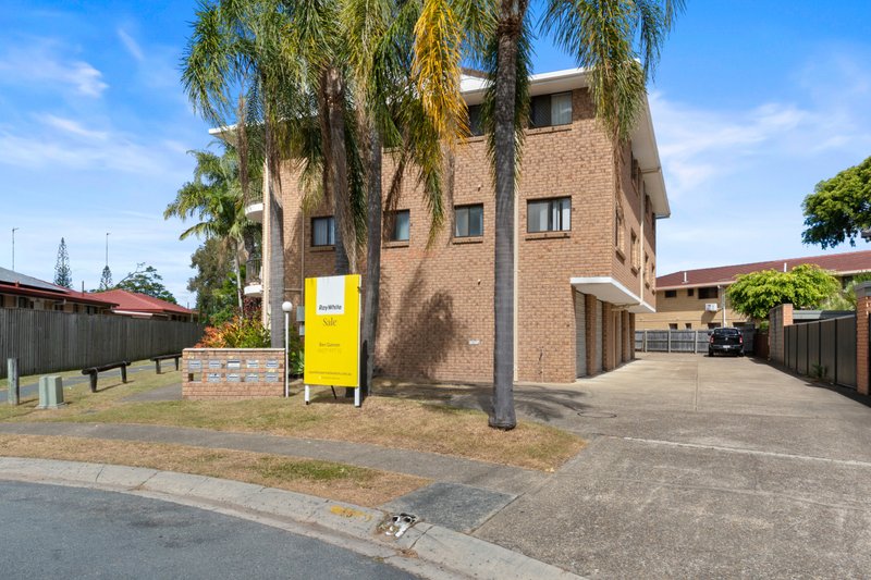 Photo - 4/13 Christina Court, Mermaid Waters QLD 4218 - Image 1