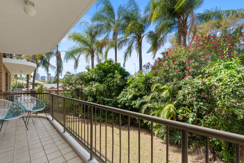 Photo - 4/13 Christina Court, Mermaid Waters QLD 4218 - Image 12