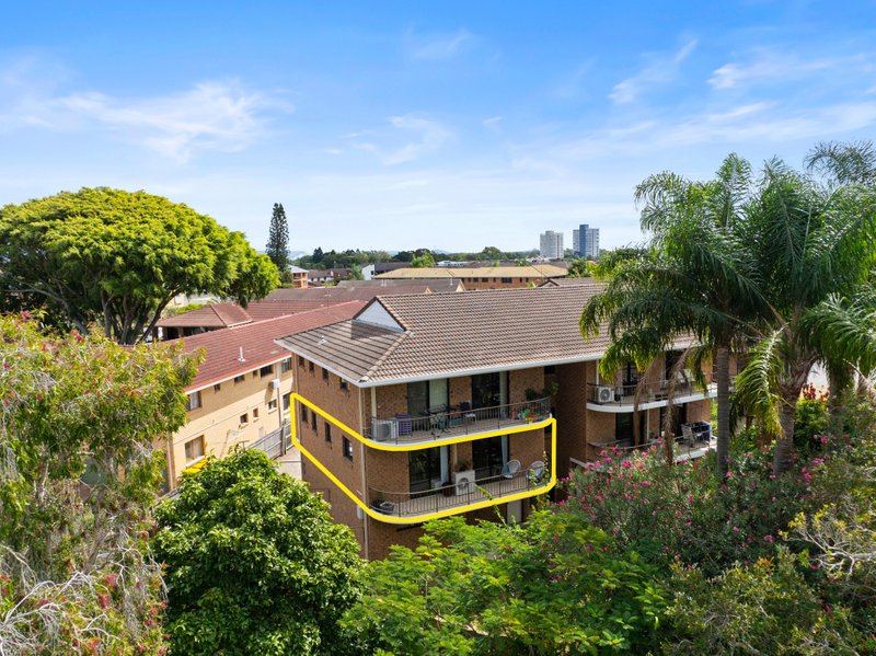 Photo - 4/13 Christina Court, Mermaid Waters QLD 4218 - Image 13