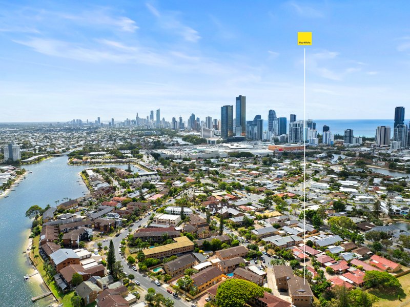 Photo - 4/13 Christina Court, Mermaid Waters QLD 4218 - Image 14