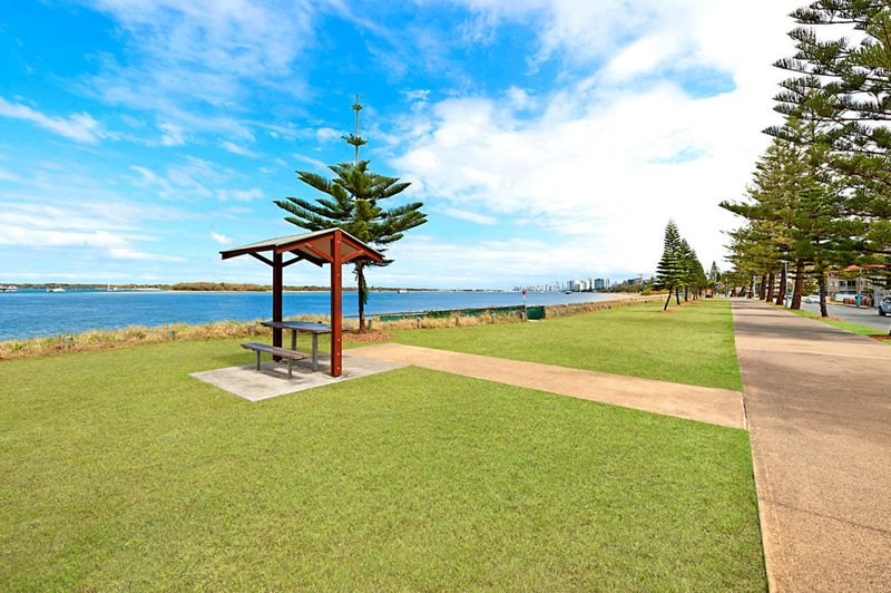 Photo - 4/13 Clark Street, Biggera Waters QLD 4216 - Image 12