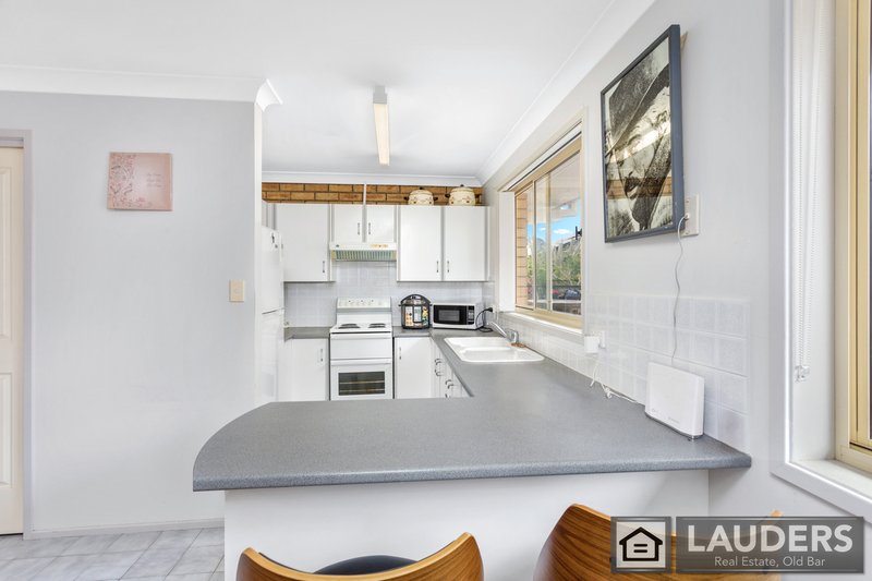 Photo - 4/13 Connell Street, Old Bar NSW 2430 - Image 6