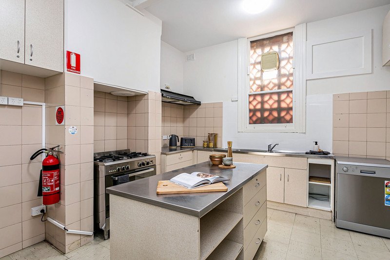 Photo - 4/13 Hutt Street, Adelaide SA 5000 - Image 8