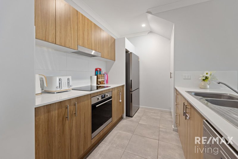 Photo - 4/13 Joyce Street, Burpengary QLD 4505 - Image 3