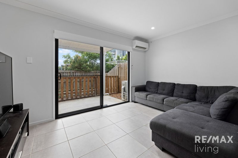 Photo - 4/13 Joyce Street, Burpengary QLD 4505 - Image 5