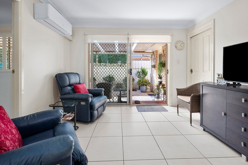 Photo - 4/13 Martin Street, Warners Bay NSW 2282 - Image 5