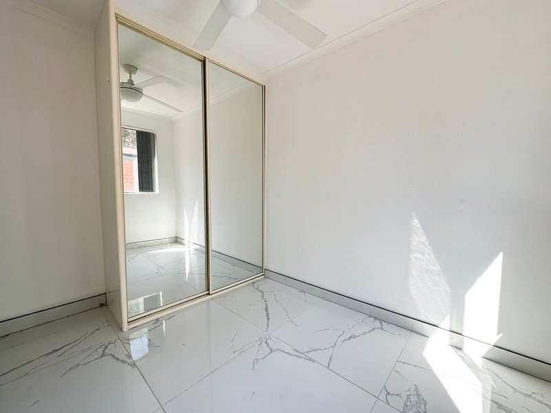 Photo - 4/13 Preston Street, Jamisontown NSW 2750 - Image 2