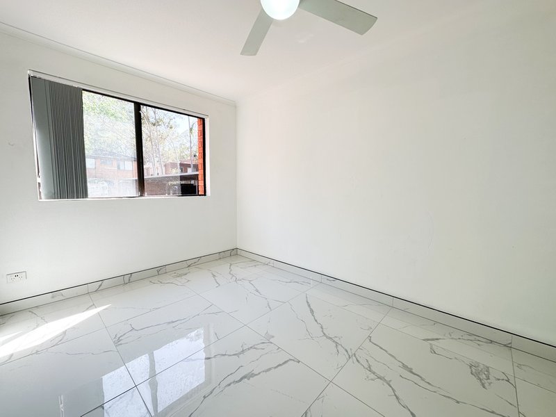 Photo - 4/13 Preston Street, Jamisontown NSW 2750 - Image 3
