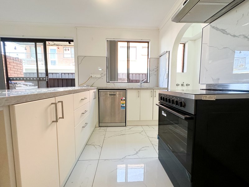 Photo - 4/13 Preston Street, Jamisontown NSW 2750 - Image 4