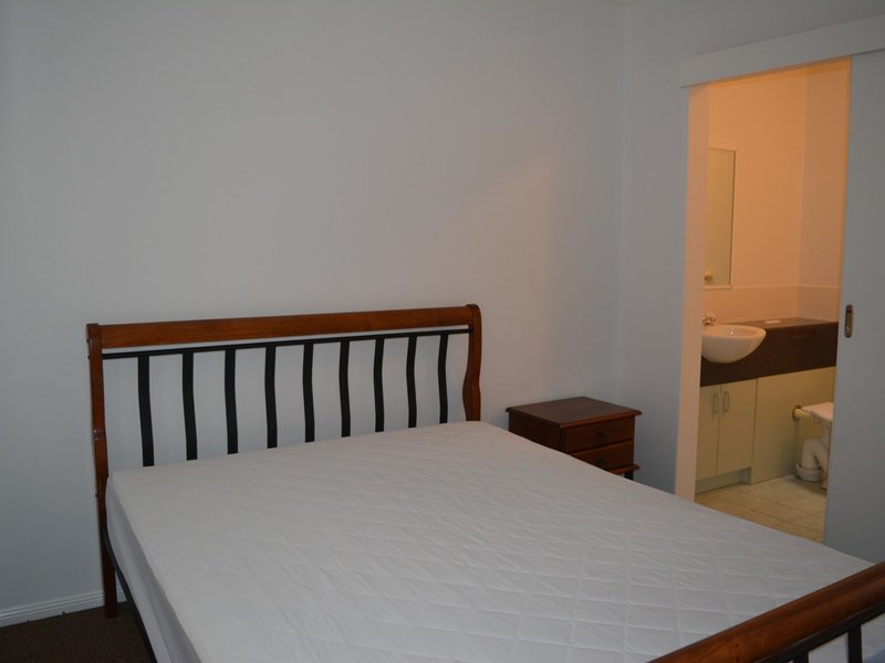 Photo - 4/13 Rutherford Street, Yorkeys Knob QLD 4878 - Image 8