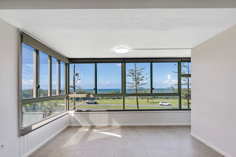 Photo - 4/130 Alexandra Parade, Alexandra Headland QLD 4572 - Image 6